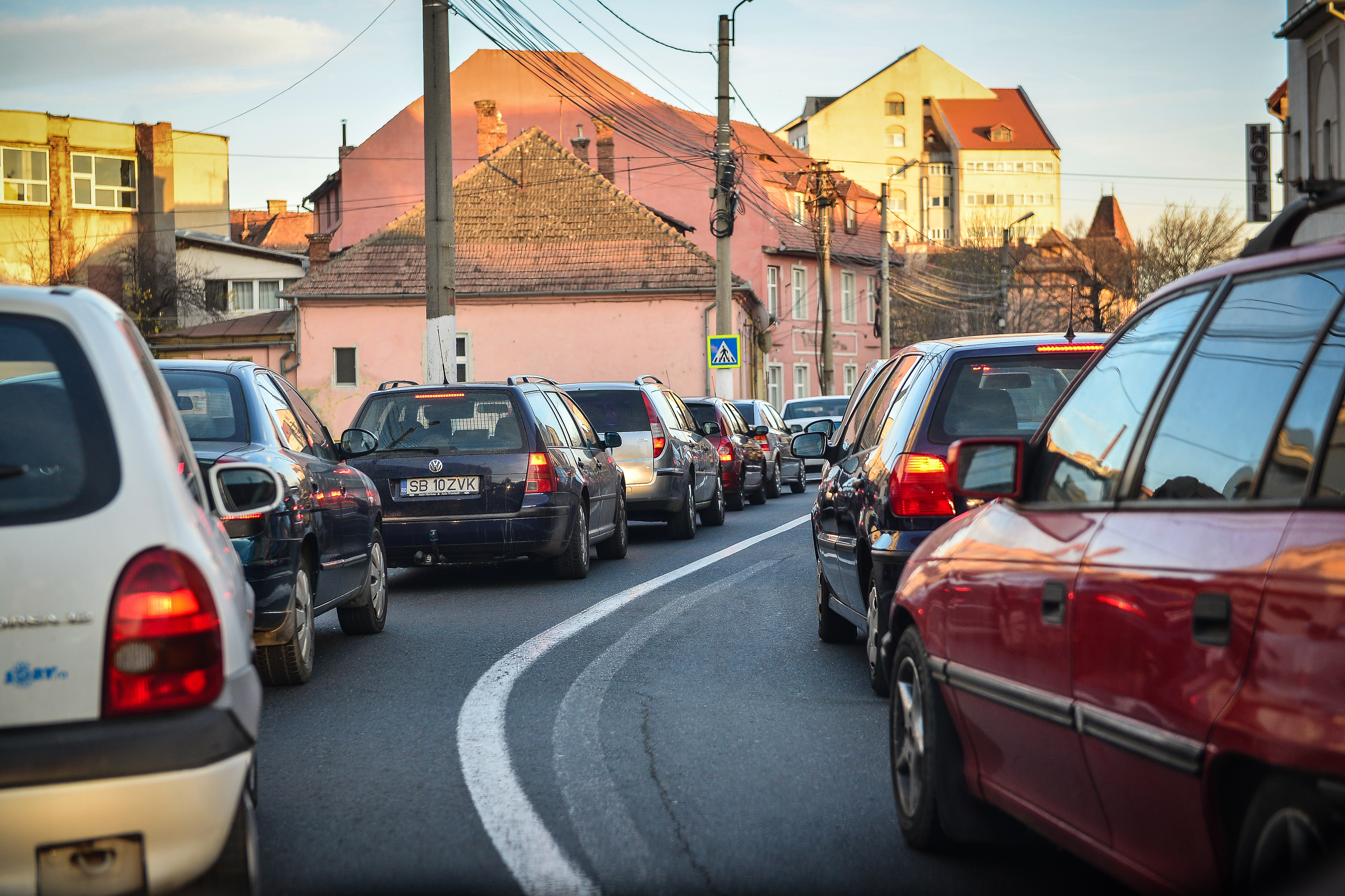 Proiect: Taxa de timbru va fi introdusă în prețul carburanților