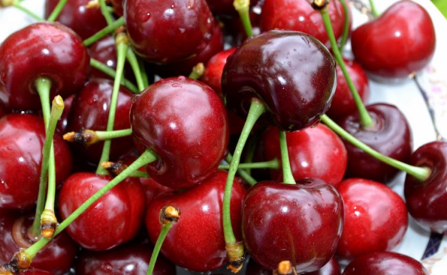 Peste 1,3 tone de cireşe, provenite din Turcia, contaminate cu pesticide. 564 kg au fost restrase deja de la comercializare