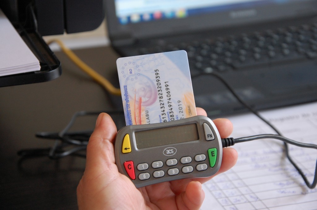 Cardul național de sănătate, obligatoriu de azi. Ce fac sibienii care nu au card