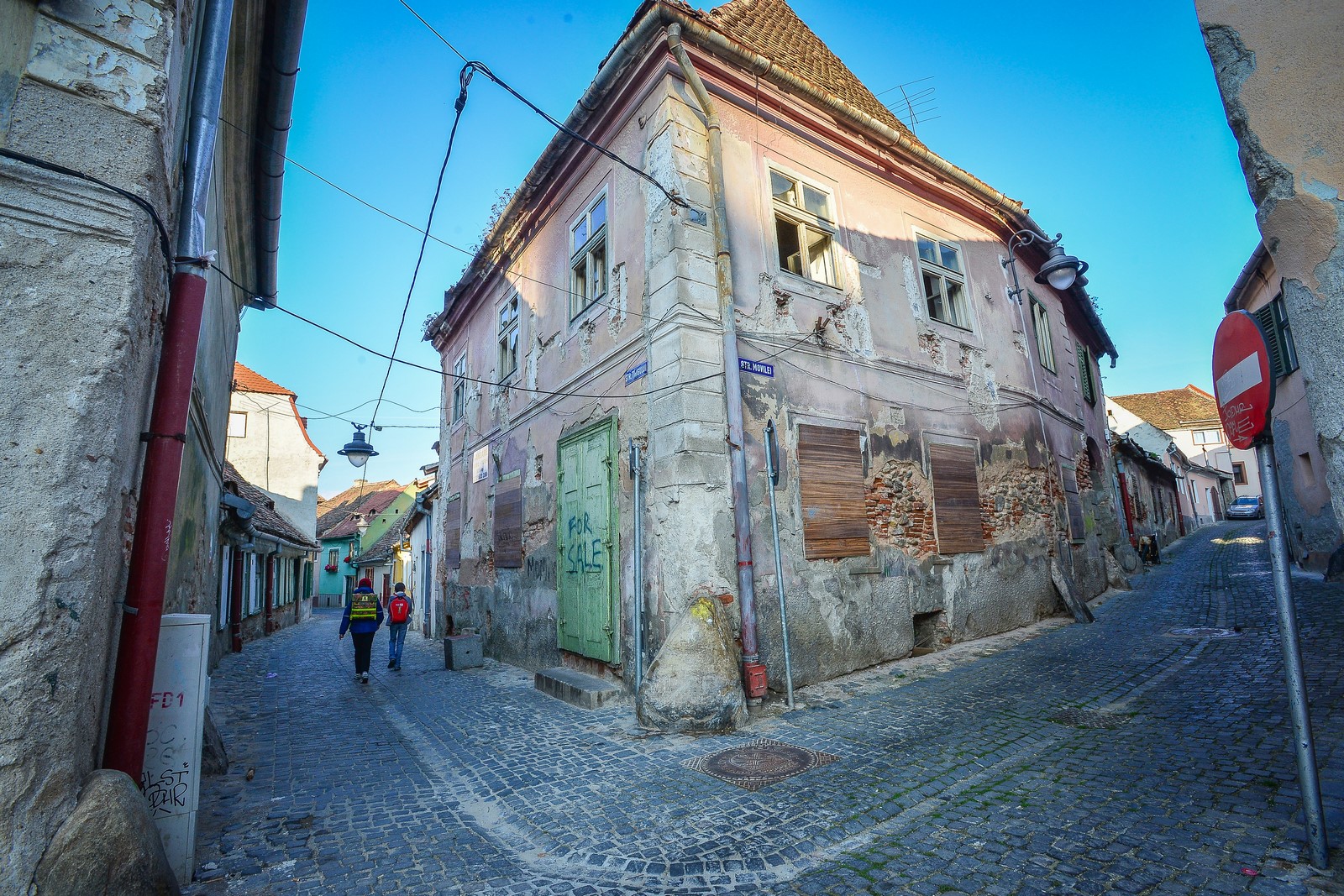 Poliția locală: 640 de amenzi în 14 zile. Șoferii - principalii ”clienți”, plus o premieră: amenzi pentru clădirile neîngrijite