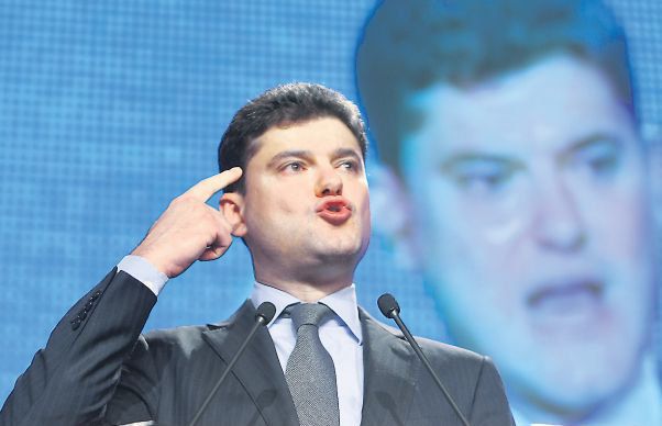 VIDEO Fostul deputat Cristian Boureanu lovește un polițist. 