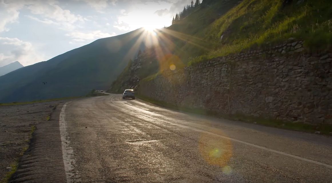VIDEO – Jurnaliștii francezi au testat noul Seat Cupra pe Transfăgărășan. Rezultatul e un clip spectaculos
