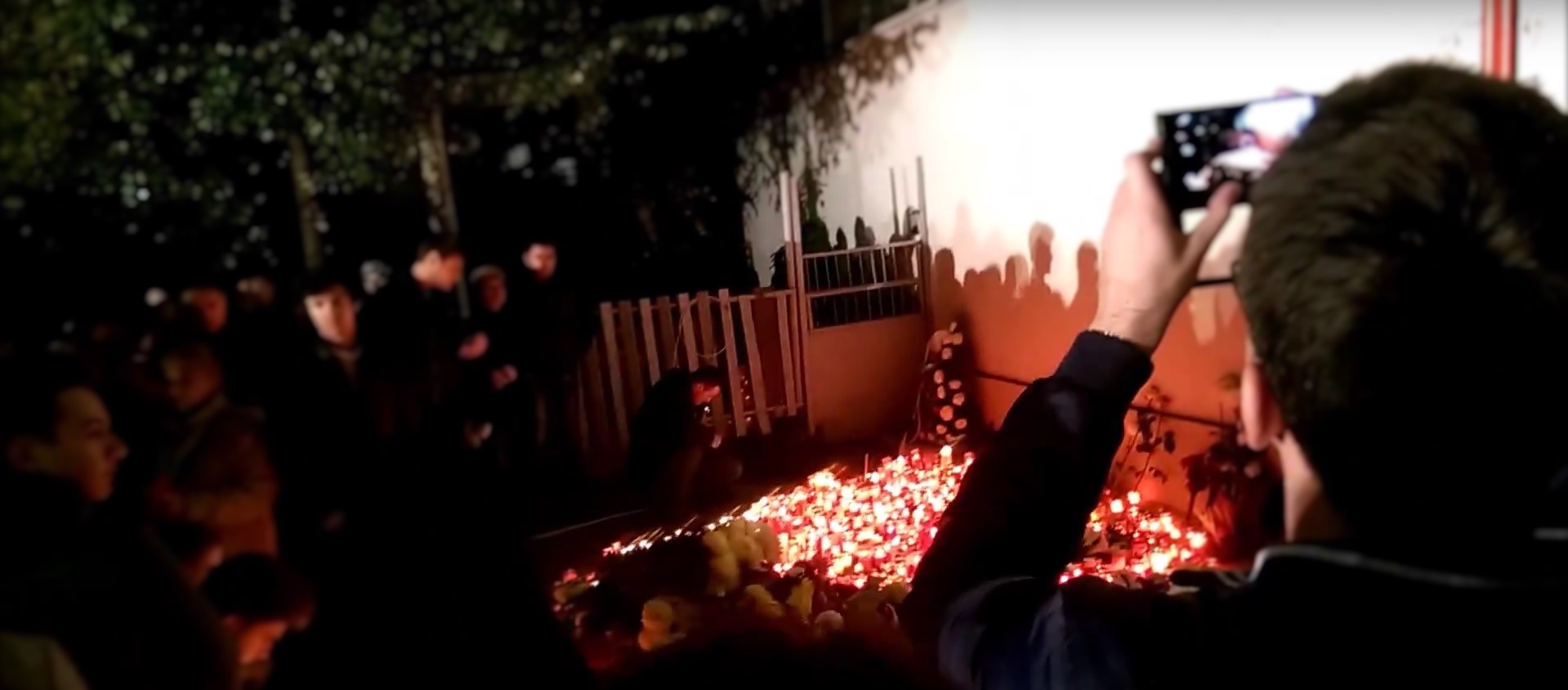 VIDEO Ce-a rămas după. ”Aprind lumânări. Mâine poate aprind altele pentru amicii internați în spital”