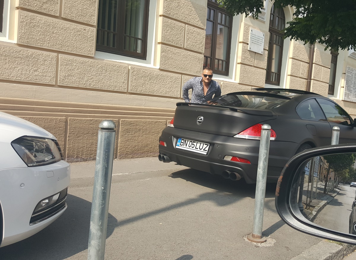 Drifturi în cel mai aglomerat giratoriu al Sibiului, în miez de zi: ”Și ce dacă?”