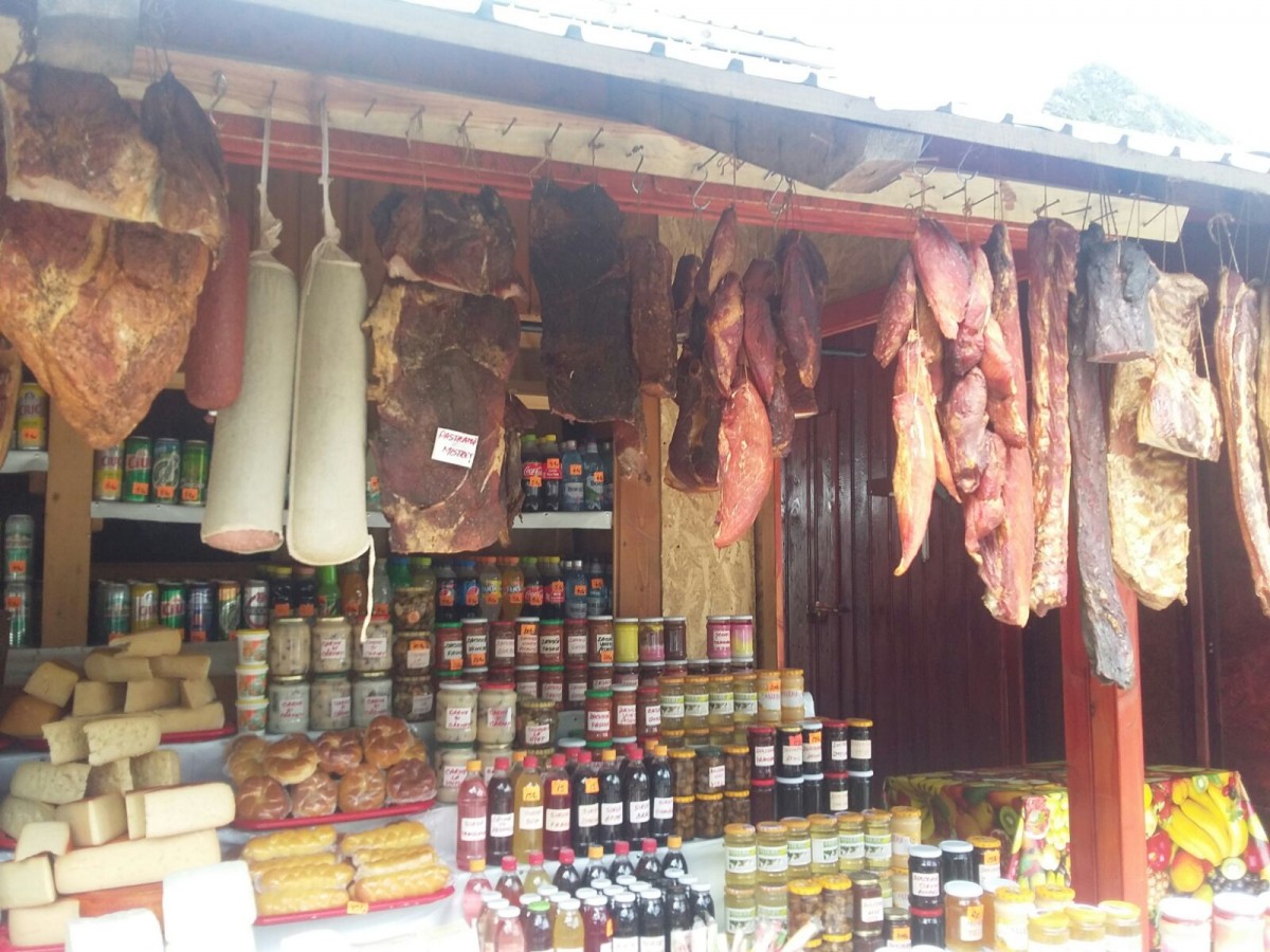 Polițiștii i-au amendat cu peste 50 000 de lei pe comercianții din zonele turistice Ocna Sibiului şi Bâlea Lac