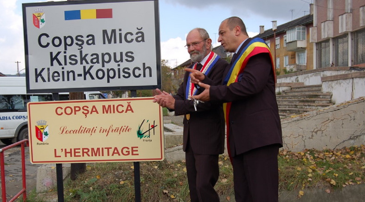 Primăria din Copșa Mică, în continuare pe terenul comunei Axente Sever. ”Vom discuta cu specialiști, cu avocați”