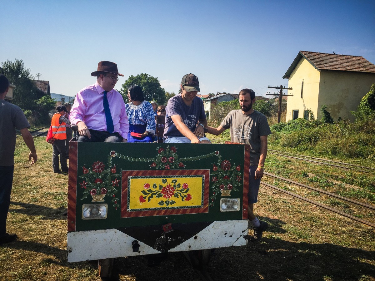 Ambasadorul UK s-a plimbat cu drezina. În week-end, Mocănița merge iar