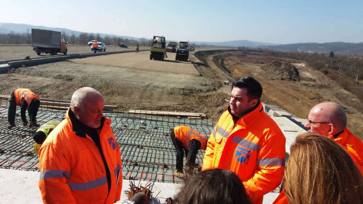 Europarlamentar, despre optimismul lui Cuc: Aștept să conducă pe autostradă de la Sibiu la Nădlac fără lotul 2 finalizat sau să-și dea demisia