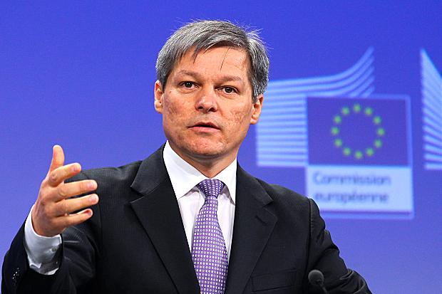 Cioloş invită PSD să mărească salariul minim pe economie la „cifra pe care şi-a asumat-o politic”