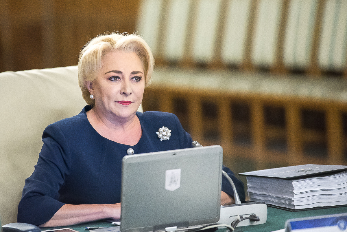 Dăncilă, show în Parlament. ” Decât să vorbesc liber și să spun prostii...”