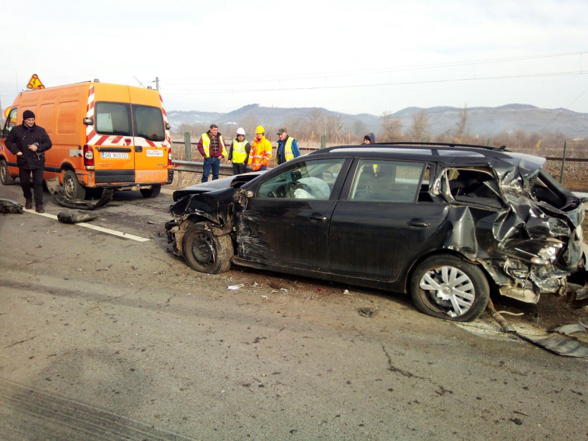 FOTO-Accident în lanț pe DN 14 provocat de un șofer de TIR