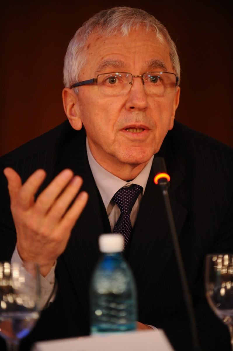 Compa vrea să treacă profitul pe 2018 la dezvoltare