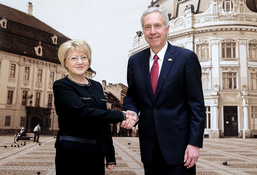 Ambasadorul SUA a venit cu mașina la Sibiu