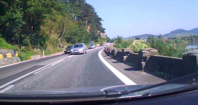 VIDEO-Depășiri stupid de periculoase pe drumurile Sibiului