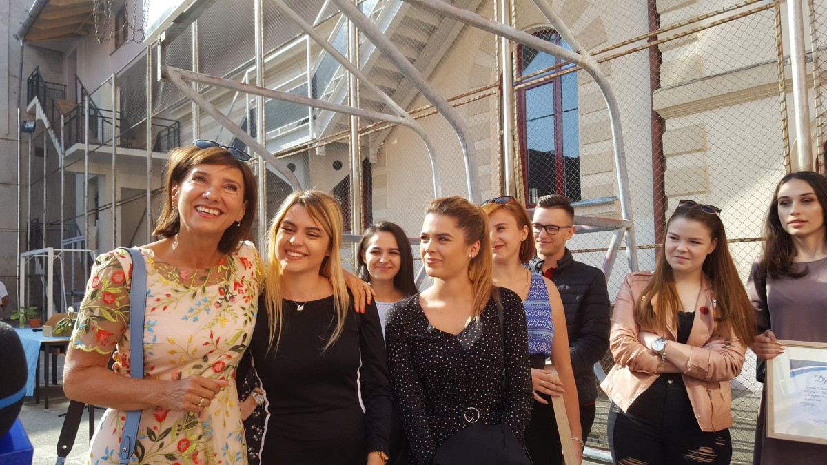 Prima zi de școală: emoții, revederi și fețe noi | FOTO VIDEO