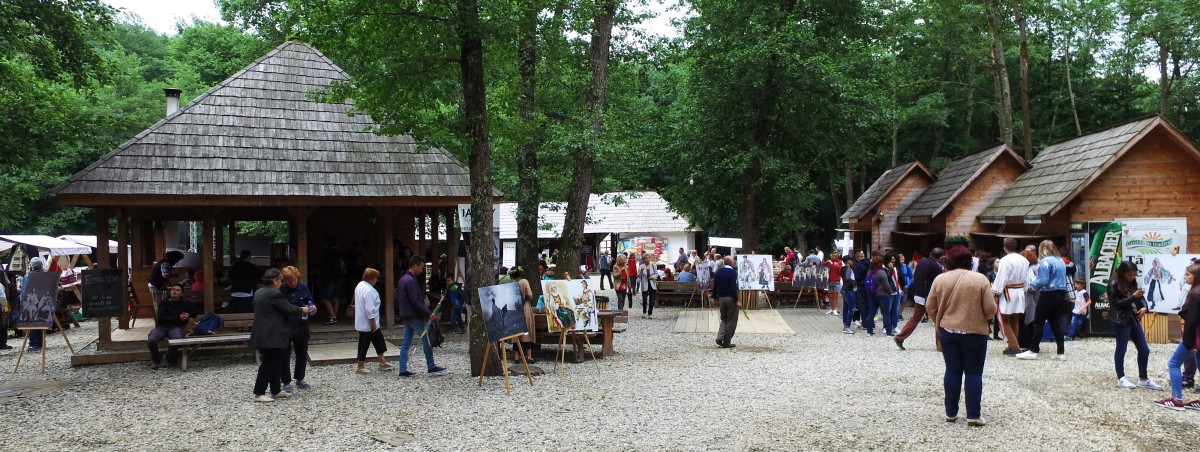 Muzeul ASTRA valorifică în weekend cultura, gastronomia și tradițiile din două comunități