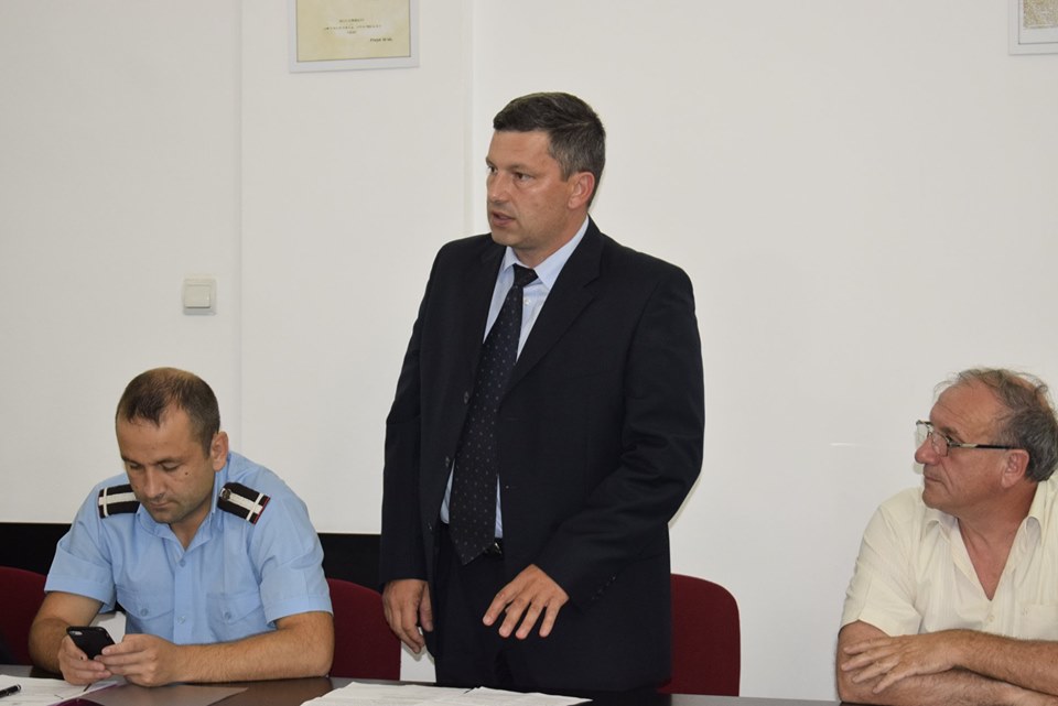 Interviu cu șeful Poliției de Frontieră de pe Aeroportul Sibiu. De la copii ”blocați” pe aeroport la înghesuiala după aterizare