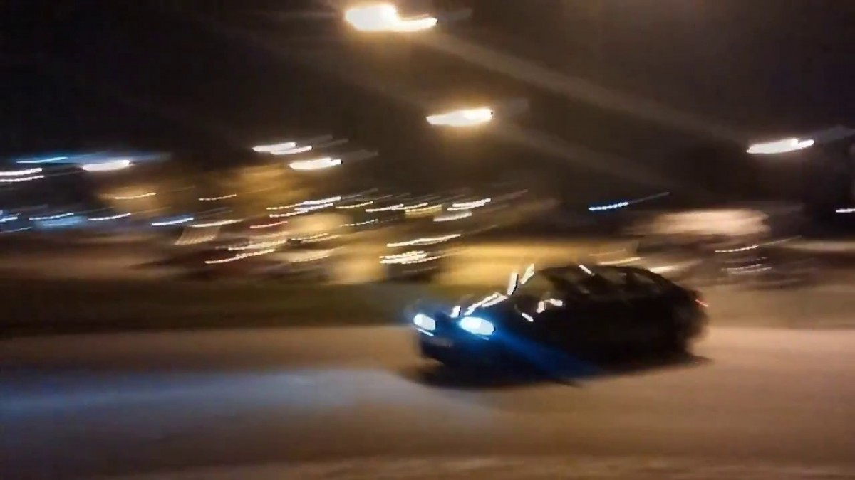 Studiu de caz: Ce pățești dacă faci drifturi noaptea beat în Sibiu și refuzi fiola polițiștilor?