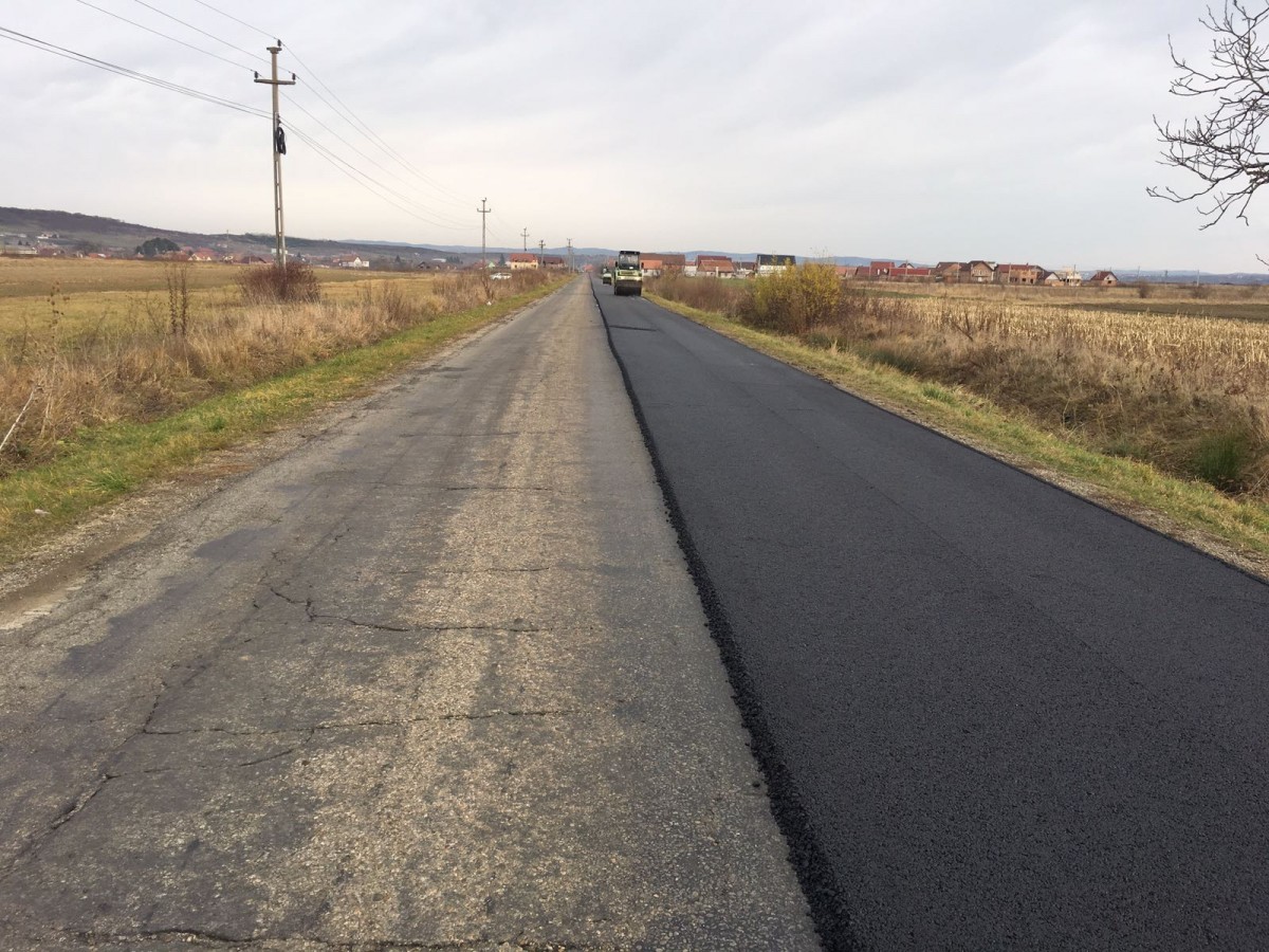 Asfalt nou pe cinci drumuri județene, în luna august (CP)