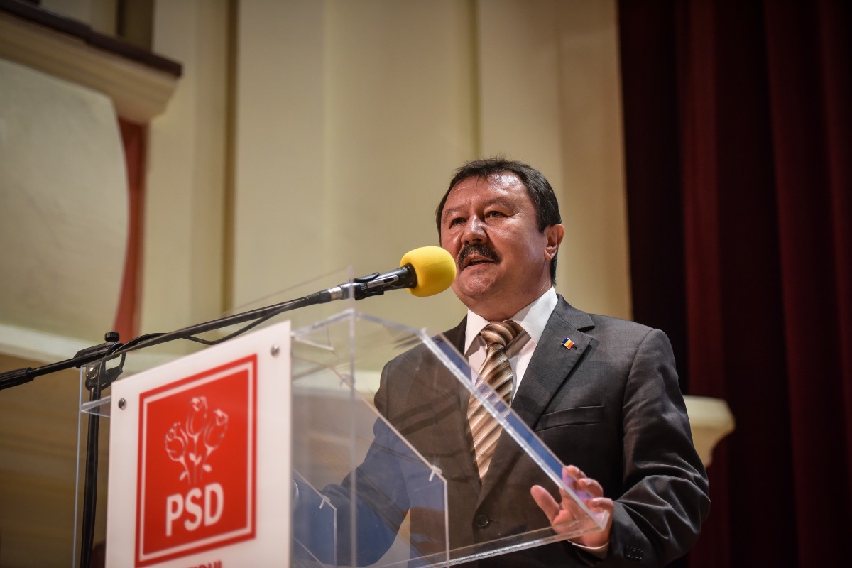 Fostul deputat Gheorghe Frăticiu s-a retras din politică. ”E momentul să fac un pas în spate, să-mi dedic mai mult timp familiei, lecturii, muzicii”