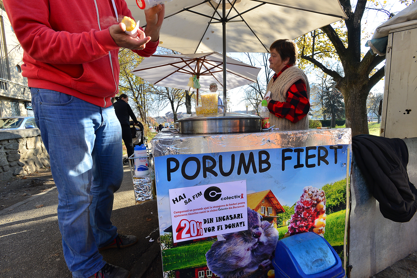 Porumb fiert: 20%, donați pentru #colectiv. ”Decât” fără bon
