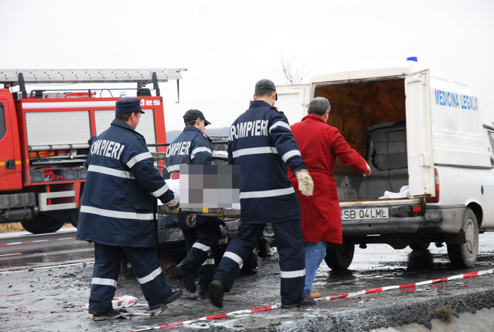 ACTUALIZARE - Fiica şoferiței vinovate de accidentul de pe DN1 are multiple fracturi craniene