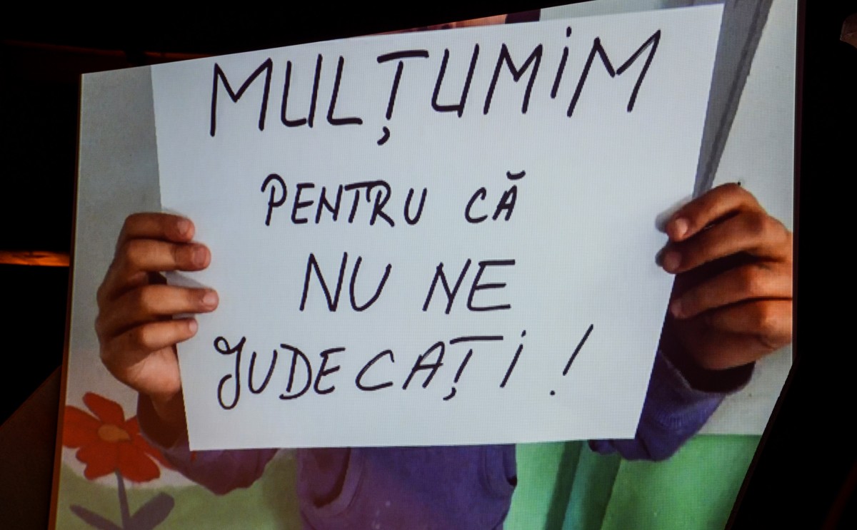 Aplauze în picioare pentru copiii din centrele de plasament din Sibiu, la Sala Thalia