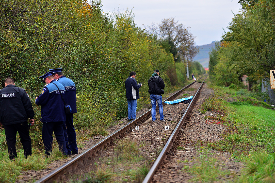 ACTUALIZARE Bărbat din Vâlcea, lovit de tren pe Câmpului. Posibilă sinucidere/FOTO