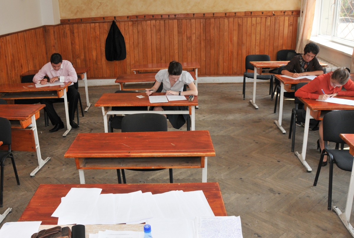 A început Evaluarea Națională a absolvenților clasei a VIII-a. Câți elevi susțin examenele în județul Sibiu