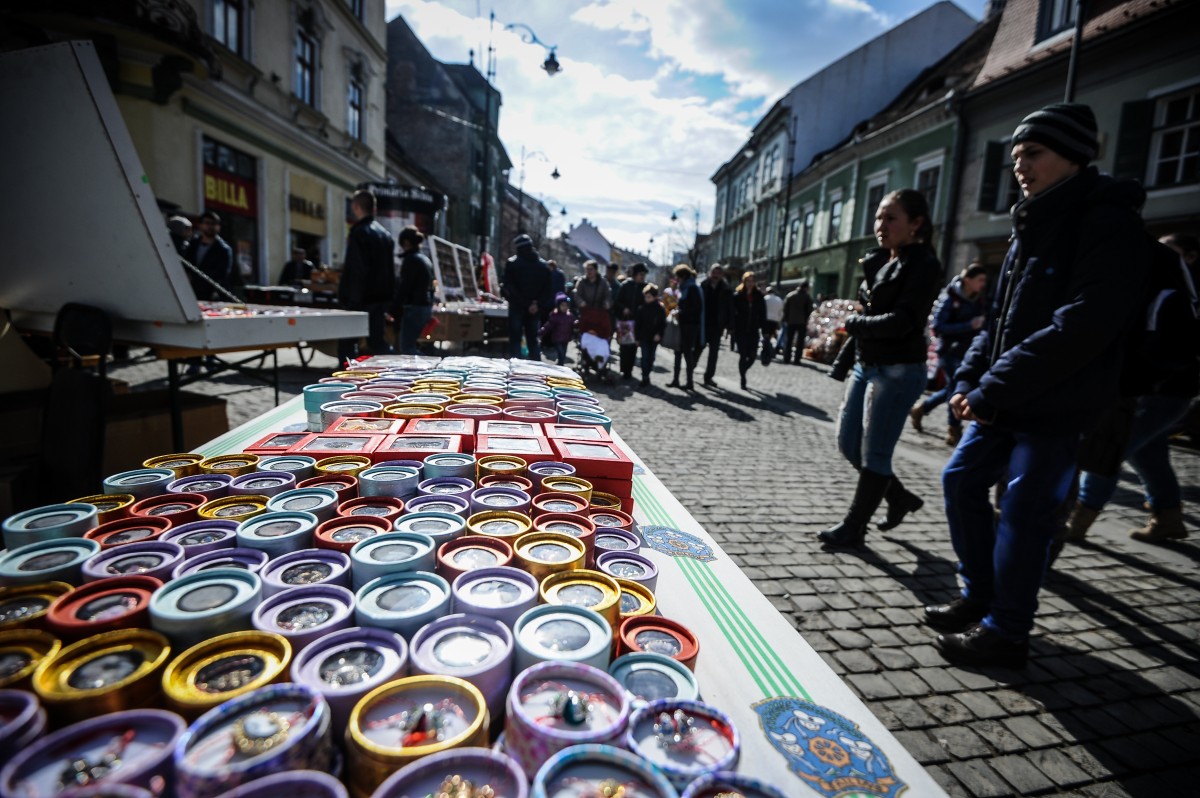 Primăria acceptă cereri pentru amplasarea standurilor de Sf. Valentin, 1 și 8 martie