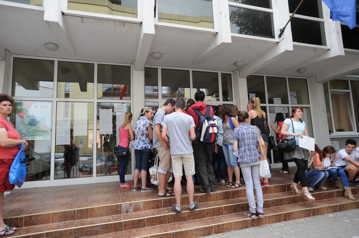 Aproximativ 600 de elevi sibieni susțin examenul de bacalaureat în sesiunea din toamnă