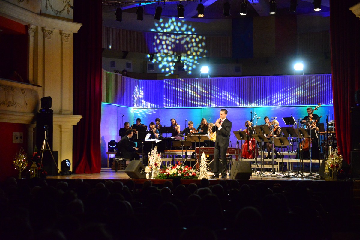 Concert de Crăciun cu Acapella, Luminița Anghel și Paula Seling
