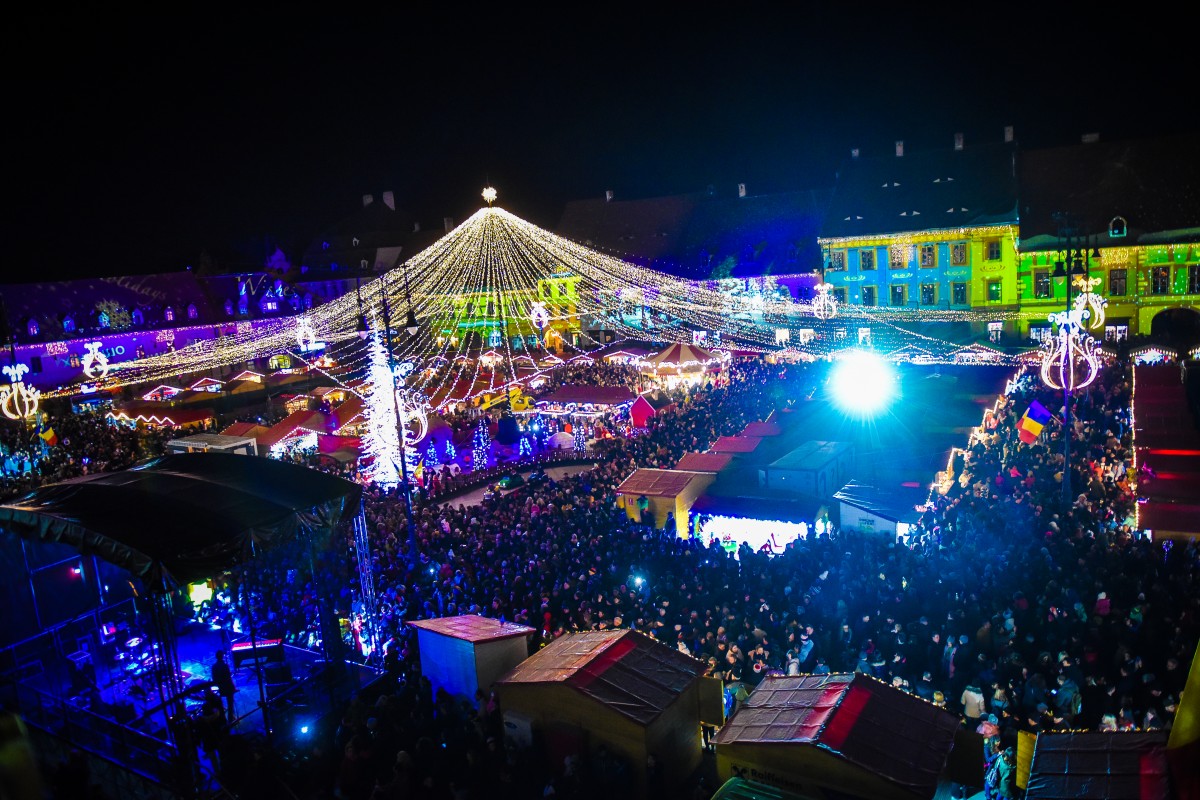 FOTO VIDEO | Târgul de Crăciun s-a deschis oficial