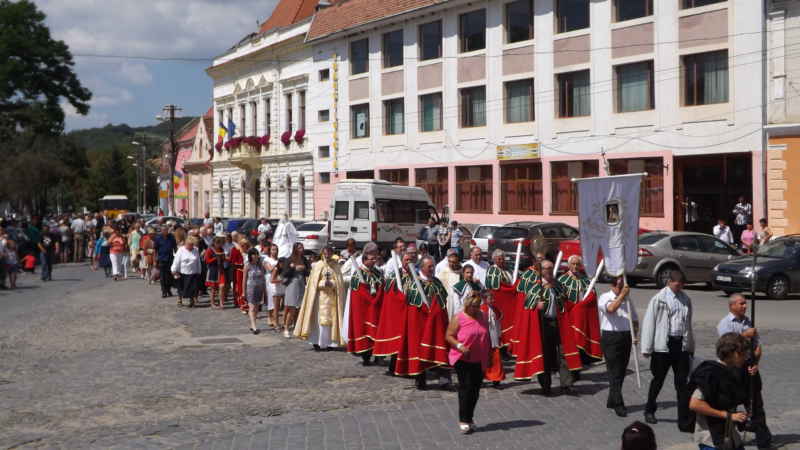 Biserica Armenească din Dumbrăveni, readusă la viață. Sute de turiști au venit să-i sărbătorească hramul