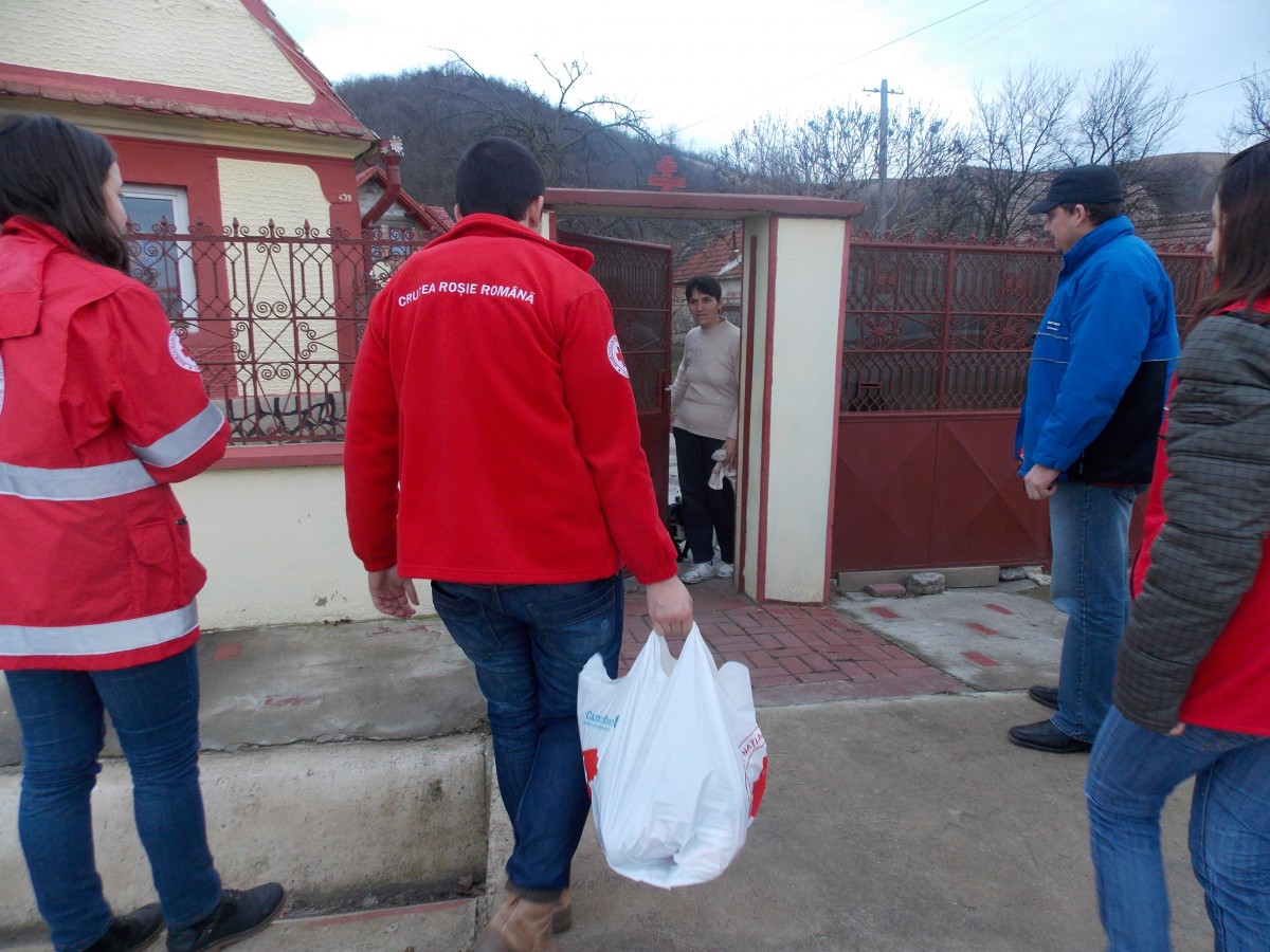 Crucea Roșie Sibiu a distribuit ajutoare umanitare în județ