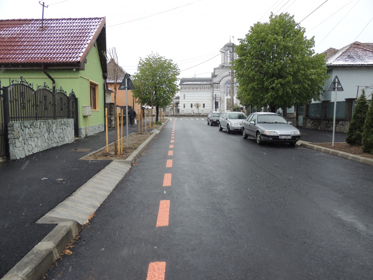 Strada Strungului, modernizată. Pistă pentru biciclete și arbori