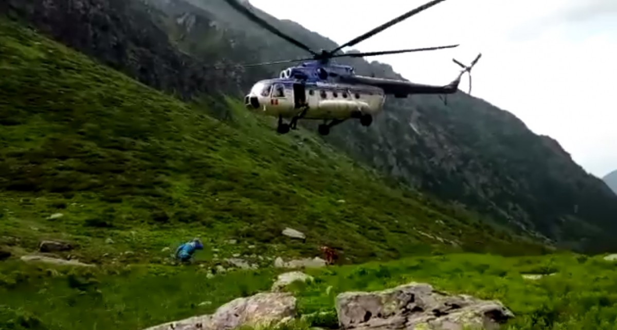 Video|Turiști germani, salvați cu elicopterul din Munții Făgăraș