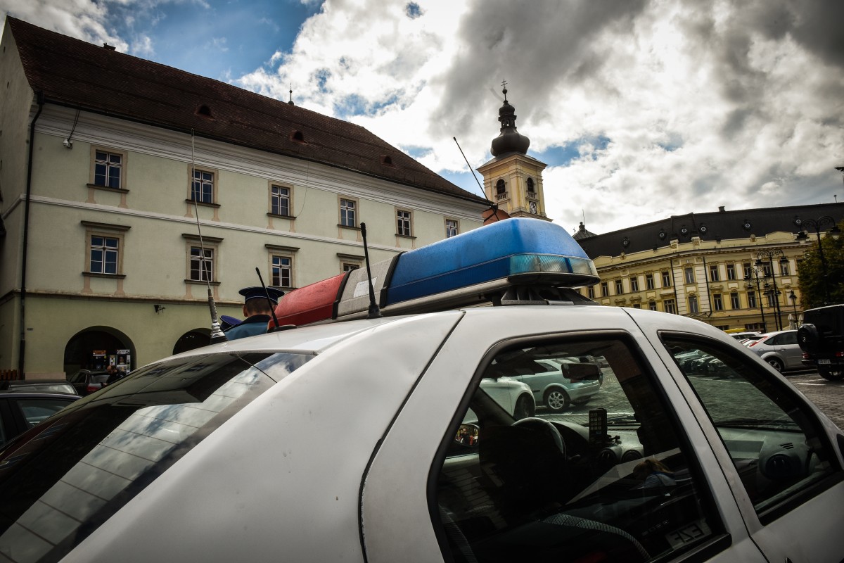 O femeie a ajuns la spital, după ce a fost lovită de un motociclist fără permis