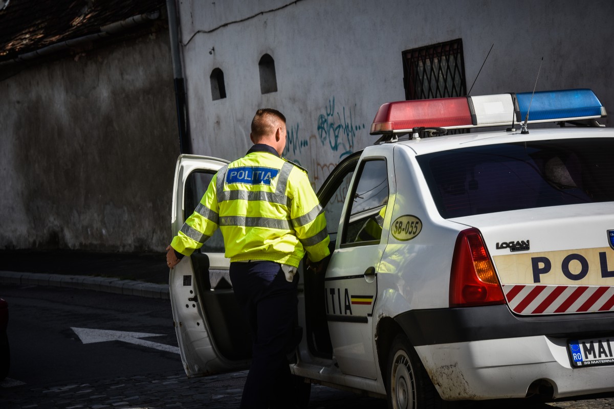 Autoturism furat din Sibiu, recuperat de poliţiştii din Sebeş