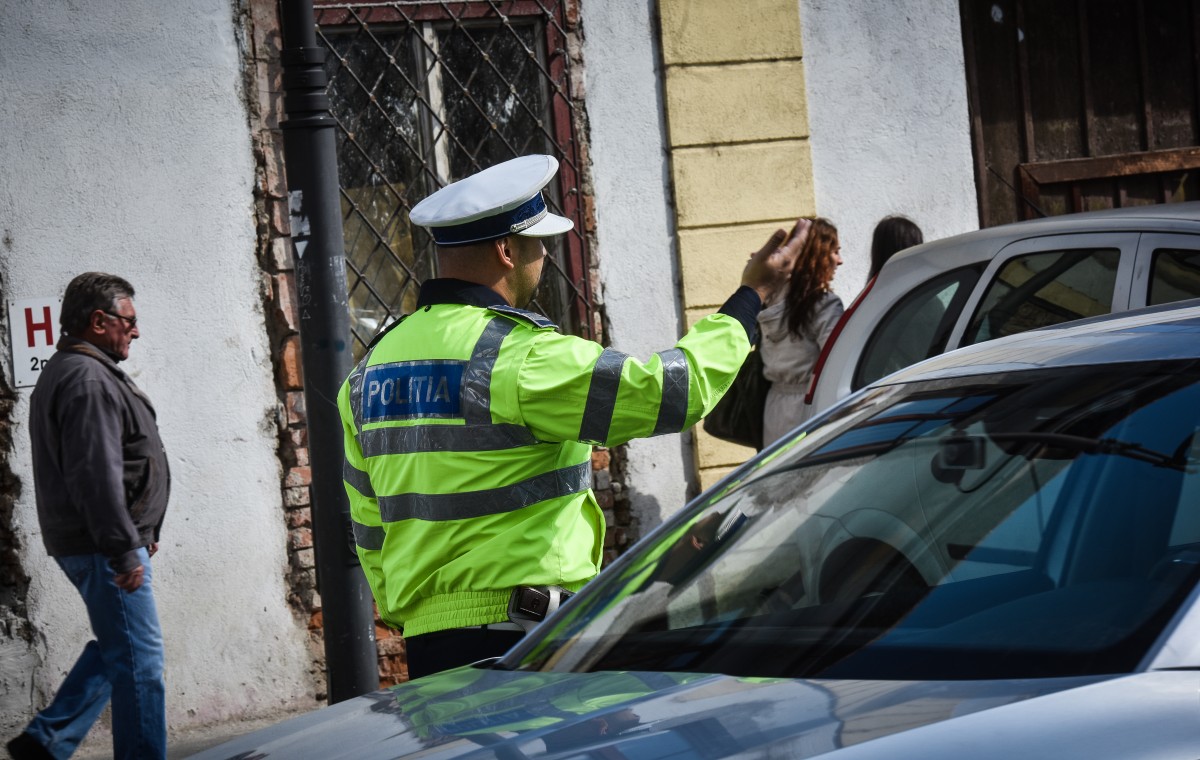 Aproape de comă alcoolică, un șofer a fost prins la volan