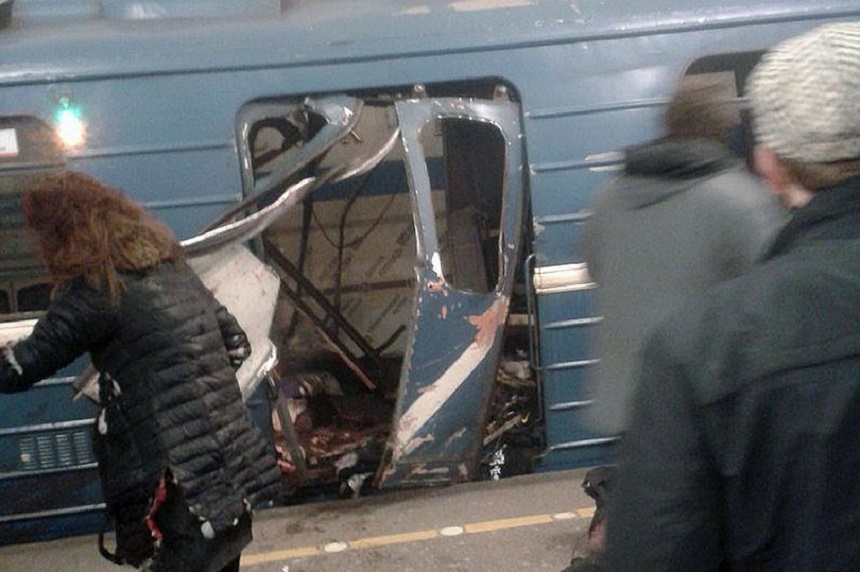 Cel puţin 10 morţi şi mai mulţi răniţi într-o explozie produsă la metroul din Sankt Petersburg. VIDEO