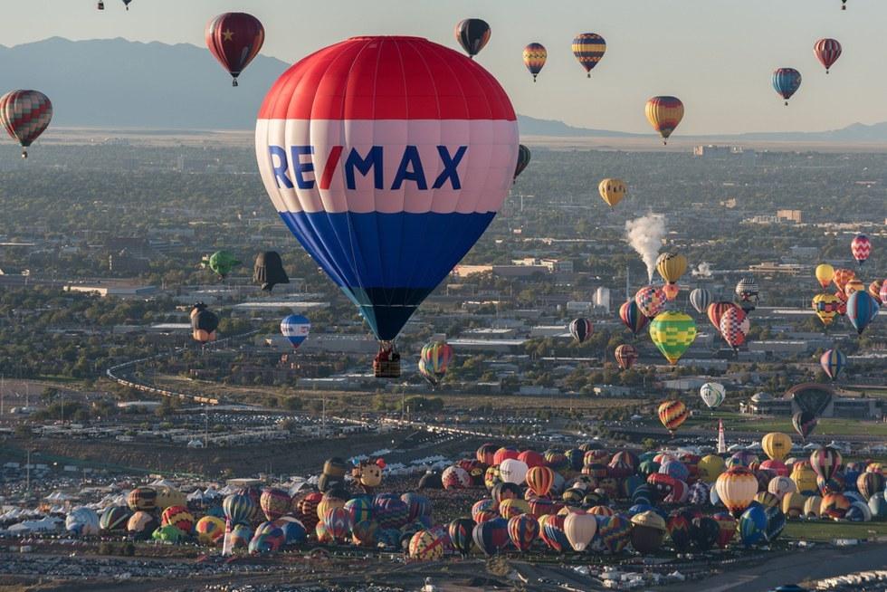 De ce alegem RE/MAX Xux ca agentie imobiliară? (P)