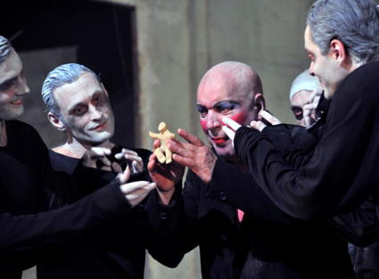 „Faust” revine într-o nouă formulă din care face parte actorul Miklós Bács