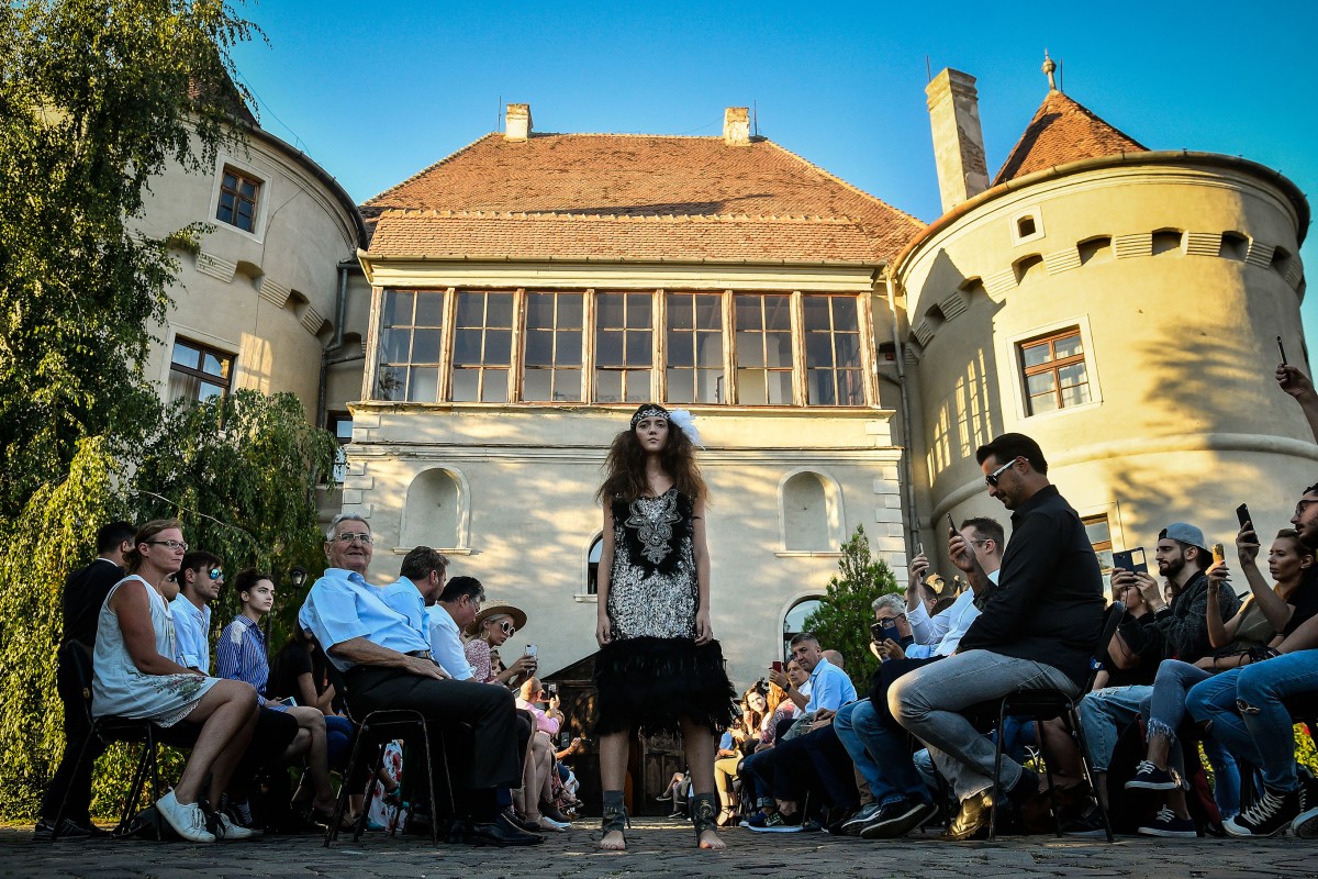 Feeric Fashion Week debutează la Crama Tăuni și Castelul Bethlen-Haller