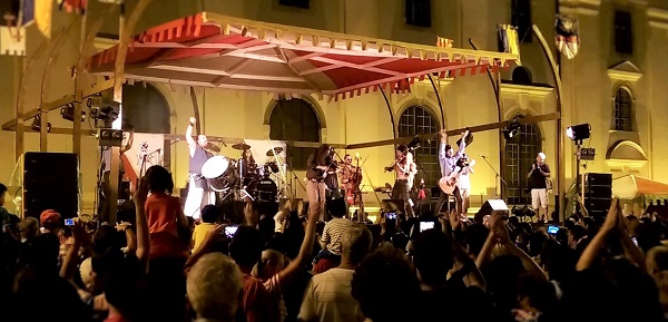 VIDEO Reportaj medieval. Bâlci, mâncare, paradă, muzică și foc