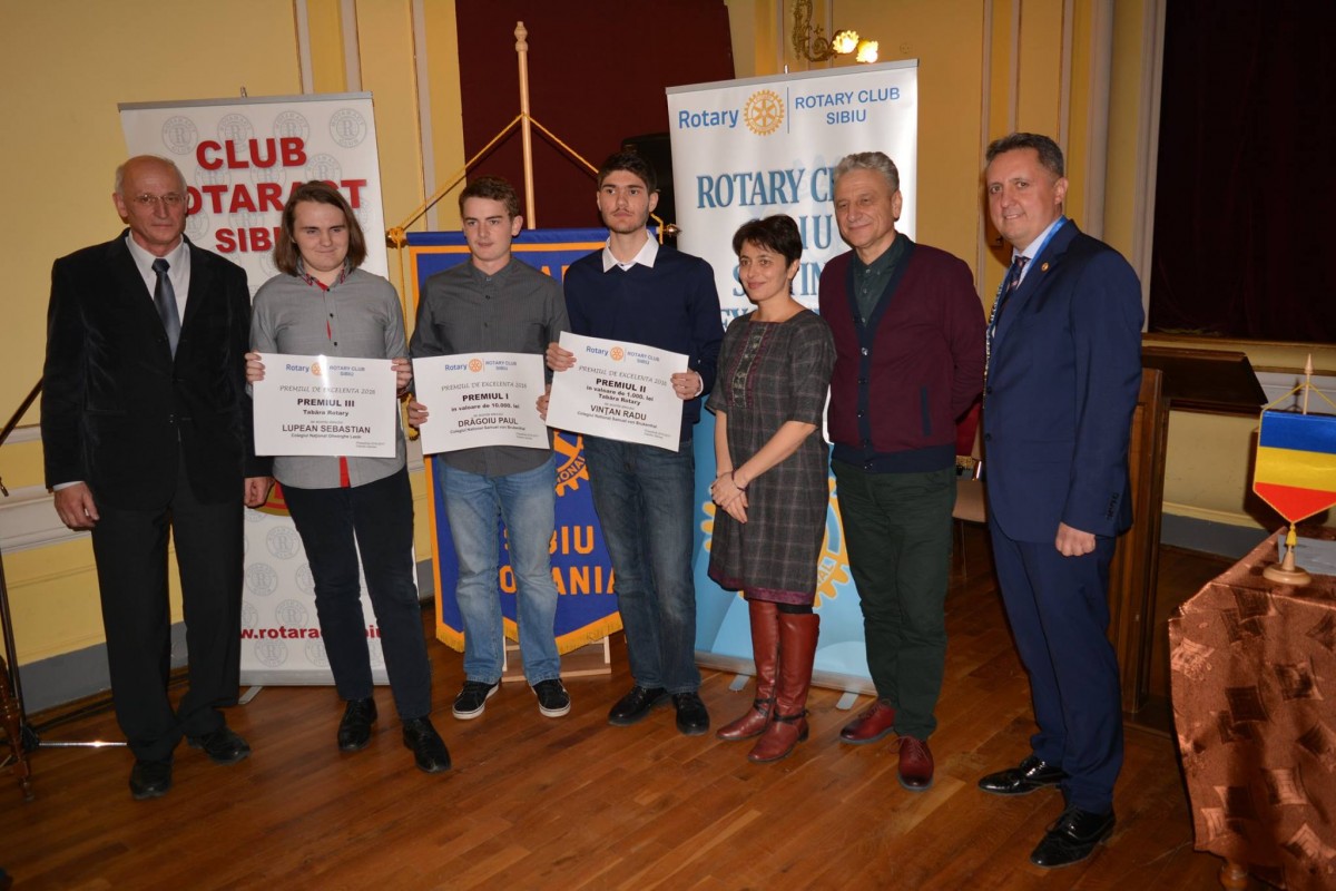 Clubul Rotary a răsplătit pasiunea pentru ştiinţele exacte a trei elevi din Sibiu. Cu premii în bani și tabere internaționale