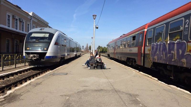 Un bărbat care călătorea spre Sibiu a agresat doi șefi de tren. Tânărul a fost prins la Tălmaciu
