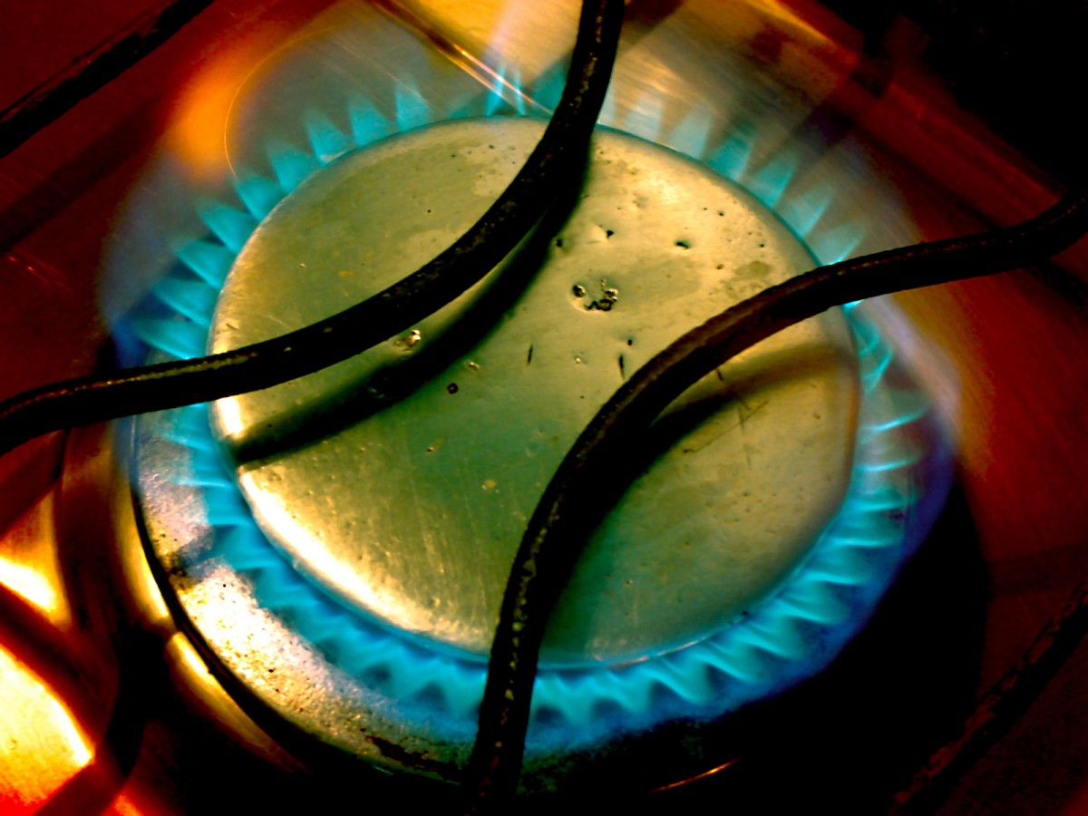 Scumpiri de peste 5% la gaze şi energie electrică, de la 1 octombrie
