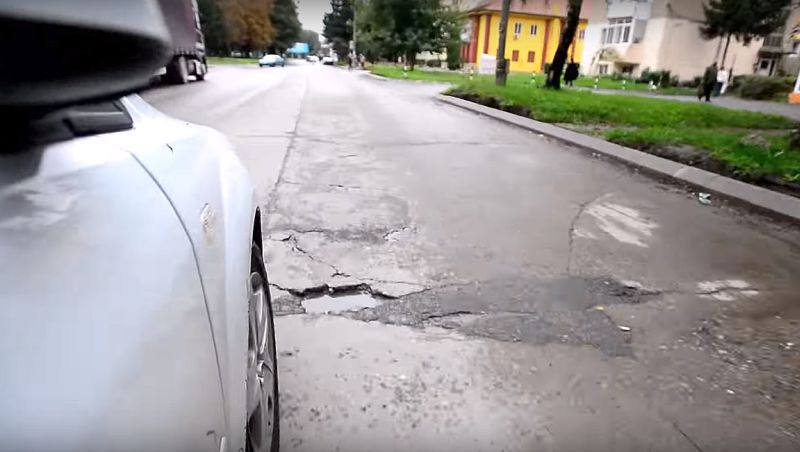 VIDEO - Cele mai proaste străzi din Sibiu: Gladiolelor și Râului