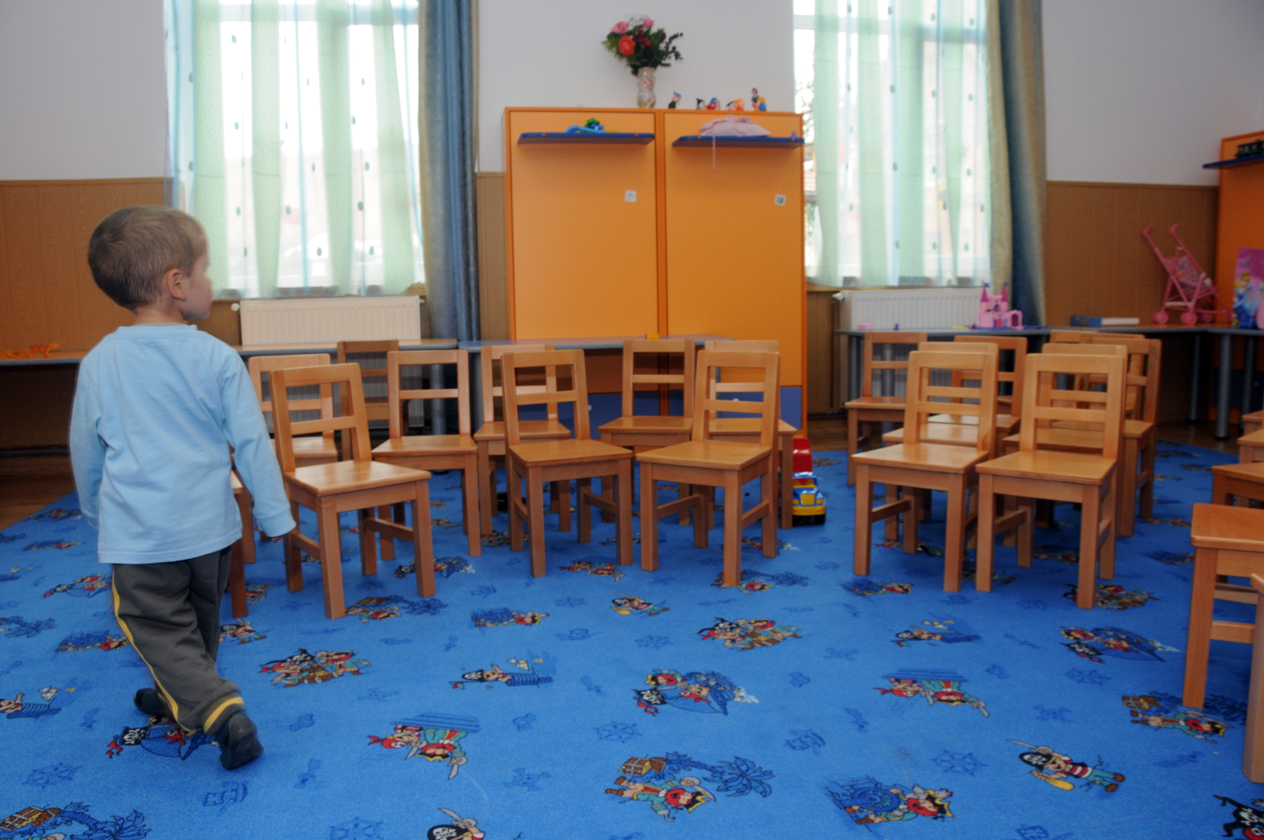 50 de lei pe lună. Primăria primește dosarele pentru stimulentul educațional